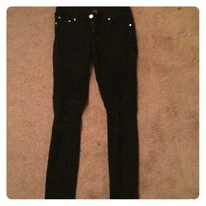 Black ripped skinny jeans w/ detailing